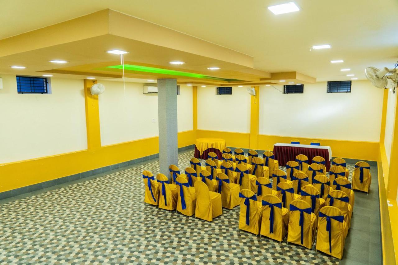 Hotel Bnson Blue 쿠타크 외부 사진