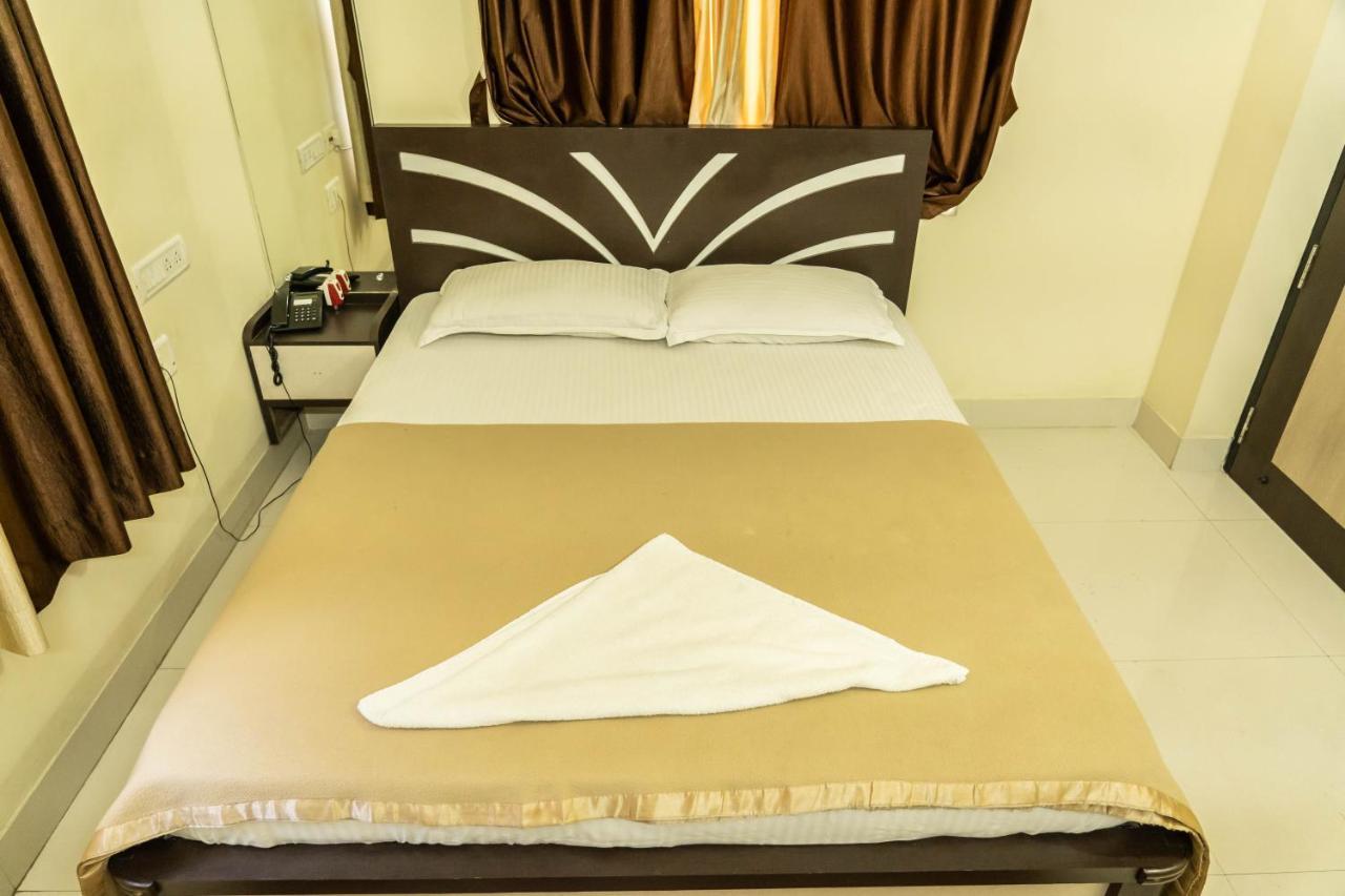 Hotel Bnson Blue 쿠타크 외부 사진